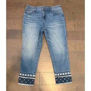 Chico's Denim So Slimming Slim Leg Girlfriend Cropped Jeans Embroidered Hem 12